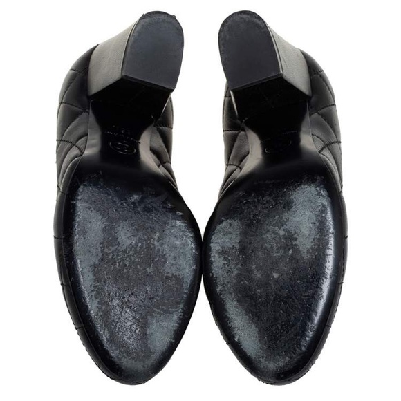 Reserved. CHANEL Black Quilted Heels - Picture 6 of 7